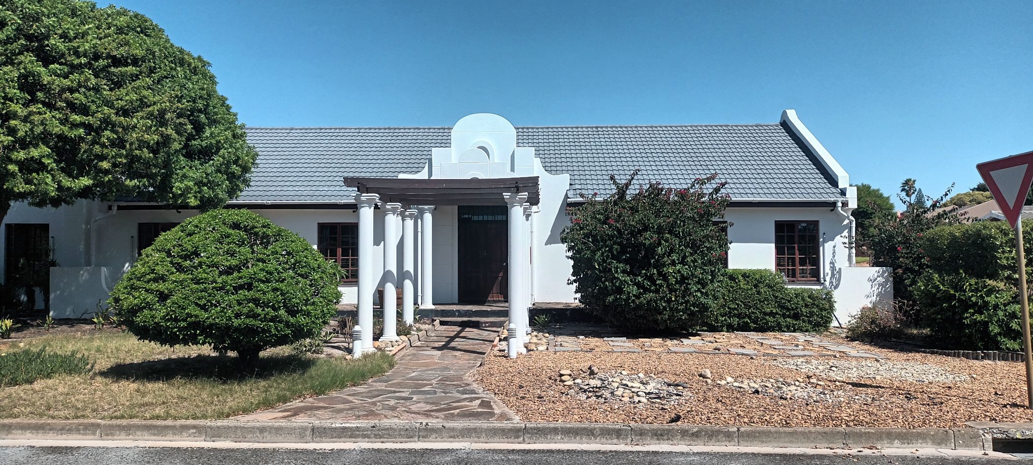 House let in Amandelrug, Kuils River - 1KV1709476