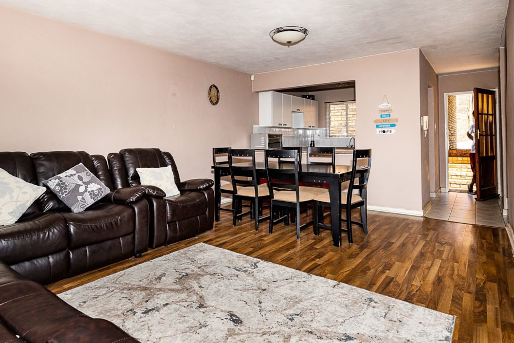 Townhouse for sale in Sundowner - RAN1599133