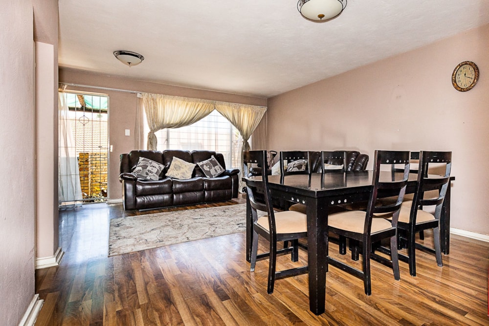 Townhouse for sale in Sundowner - RAN1599133