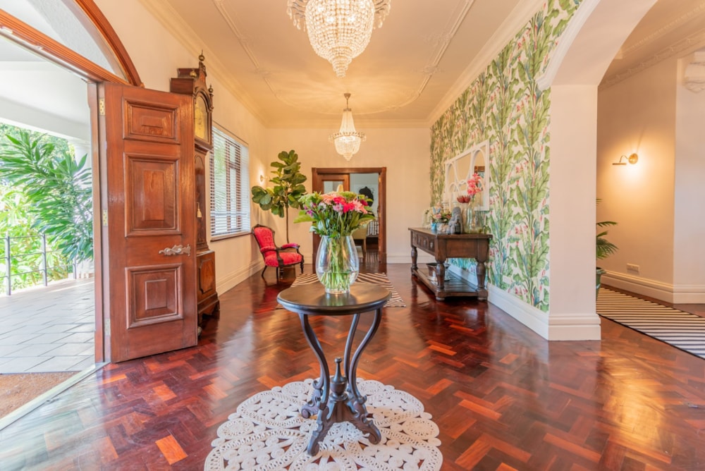 House sold in Bishopscourt - KW1675166