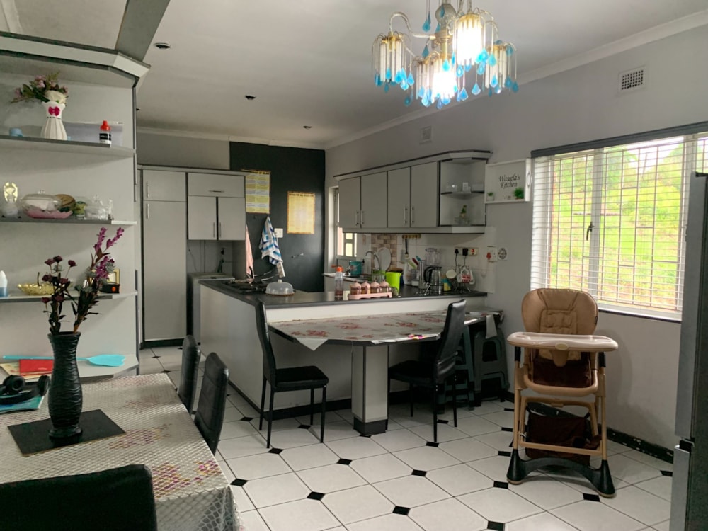 Single-storey house for sale in Dawncrest, Verulam - 1ND1600524