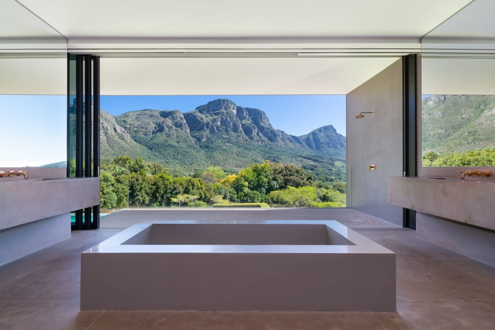 House for sale in Bishopscourt - KW1693426 House for sale in Bishopscourt - KW1693426