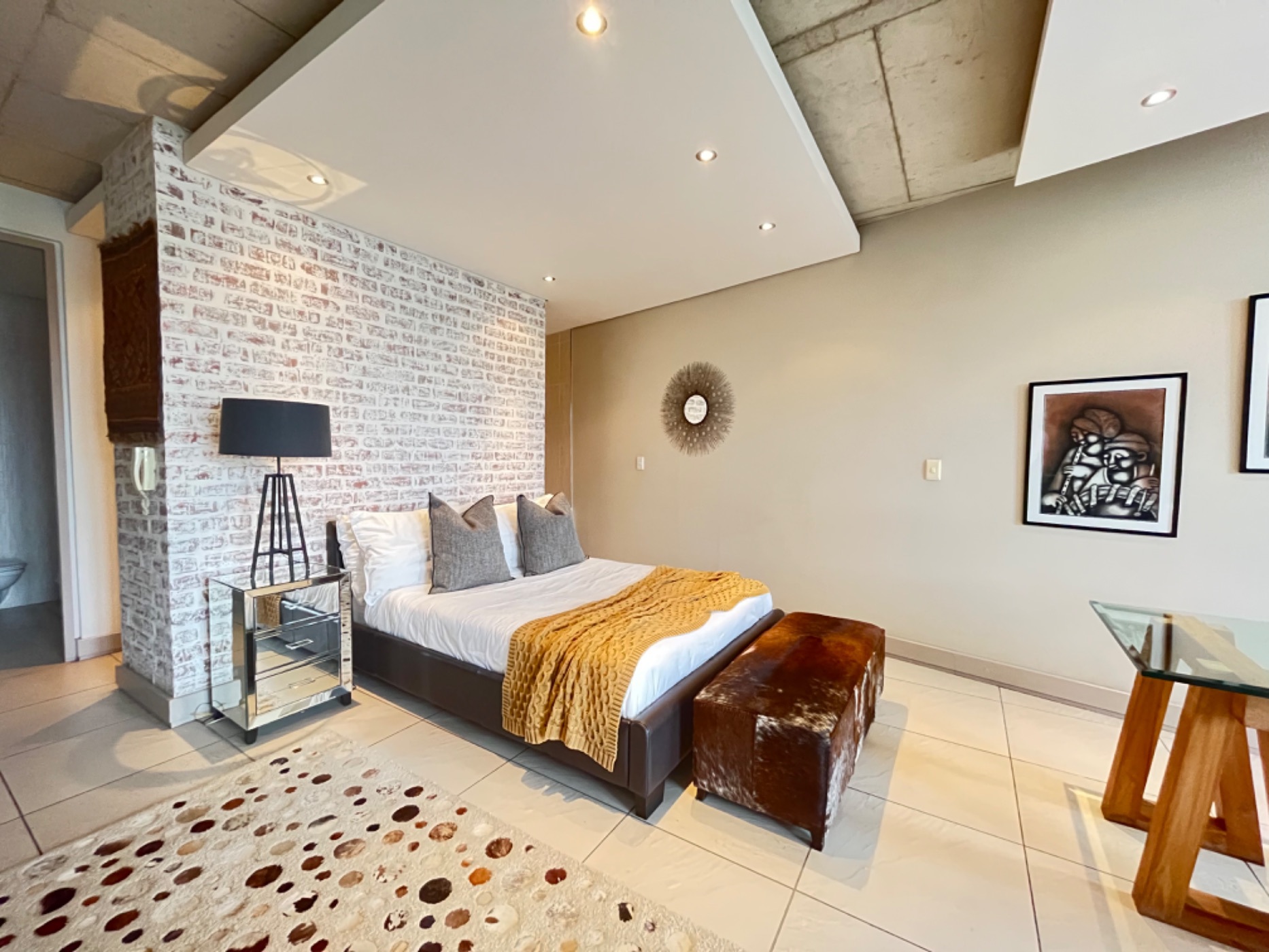 Apartment sold in Melrose Arch - HP1719415