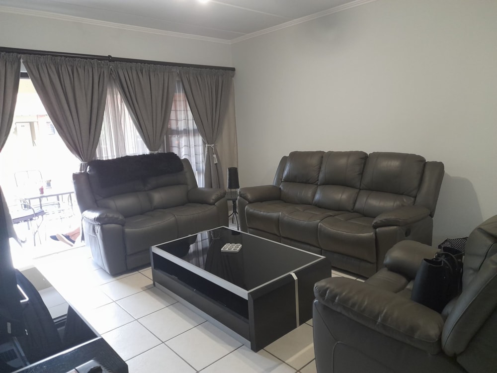 Garden apartment let in Douglasdale - FYL1692604 Garden apartment let in Douglasdale - FYL1692604
