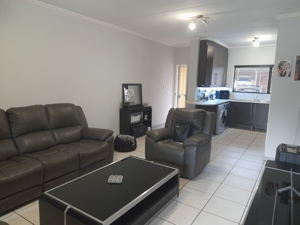 Garden apartment let in Douglasdale - FYL1692604 Garden apartment let in Douglasdale - FYL1692604