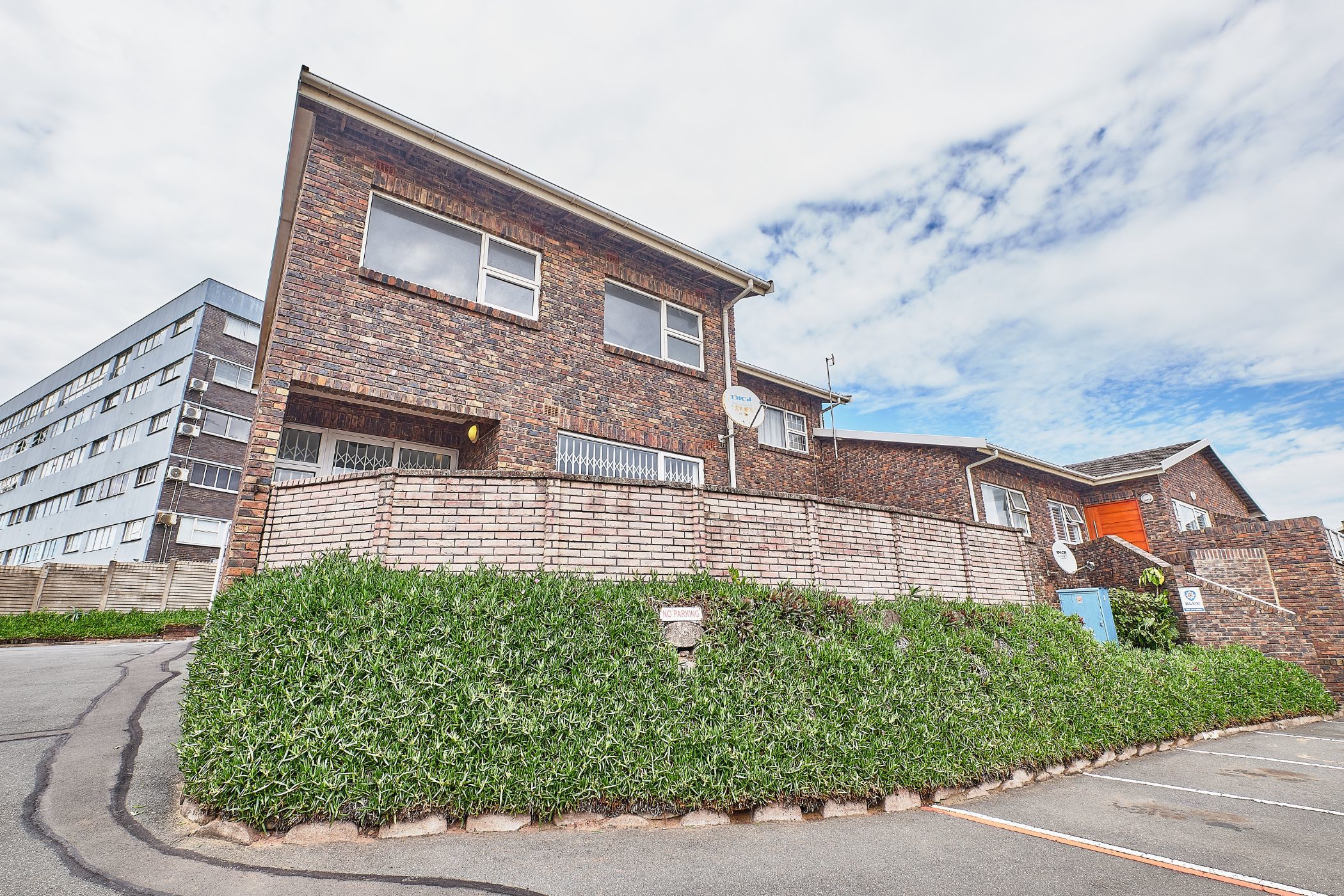 Townhouse let in Athlone Park - 1WB1685287