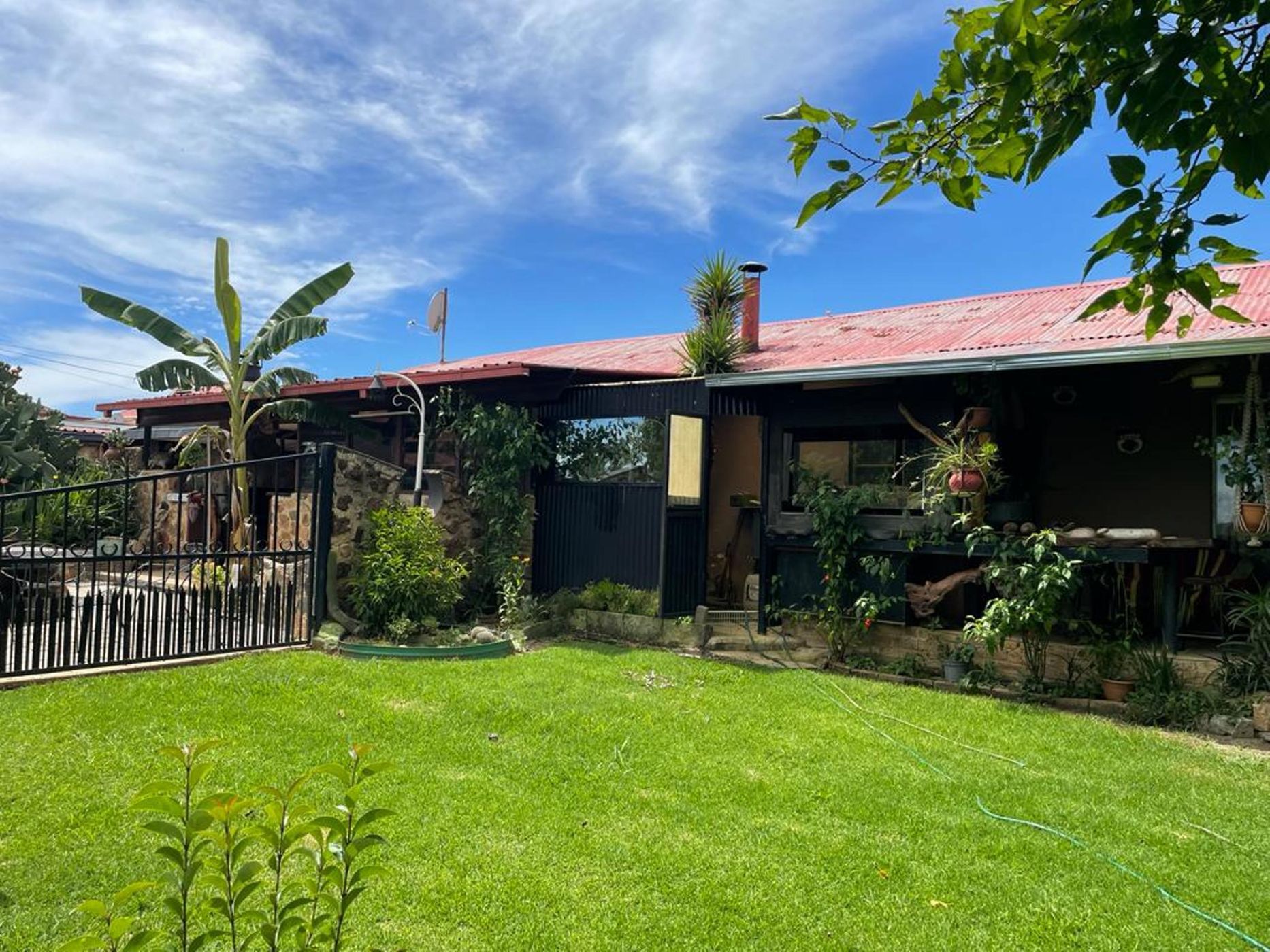 Residential complex for sale in Machadodorp, Mpumalanga - 1DS1600381