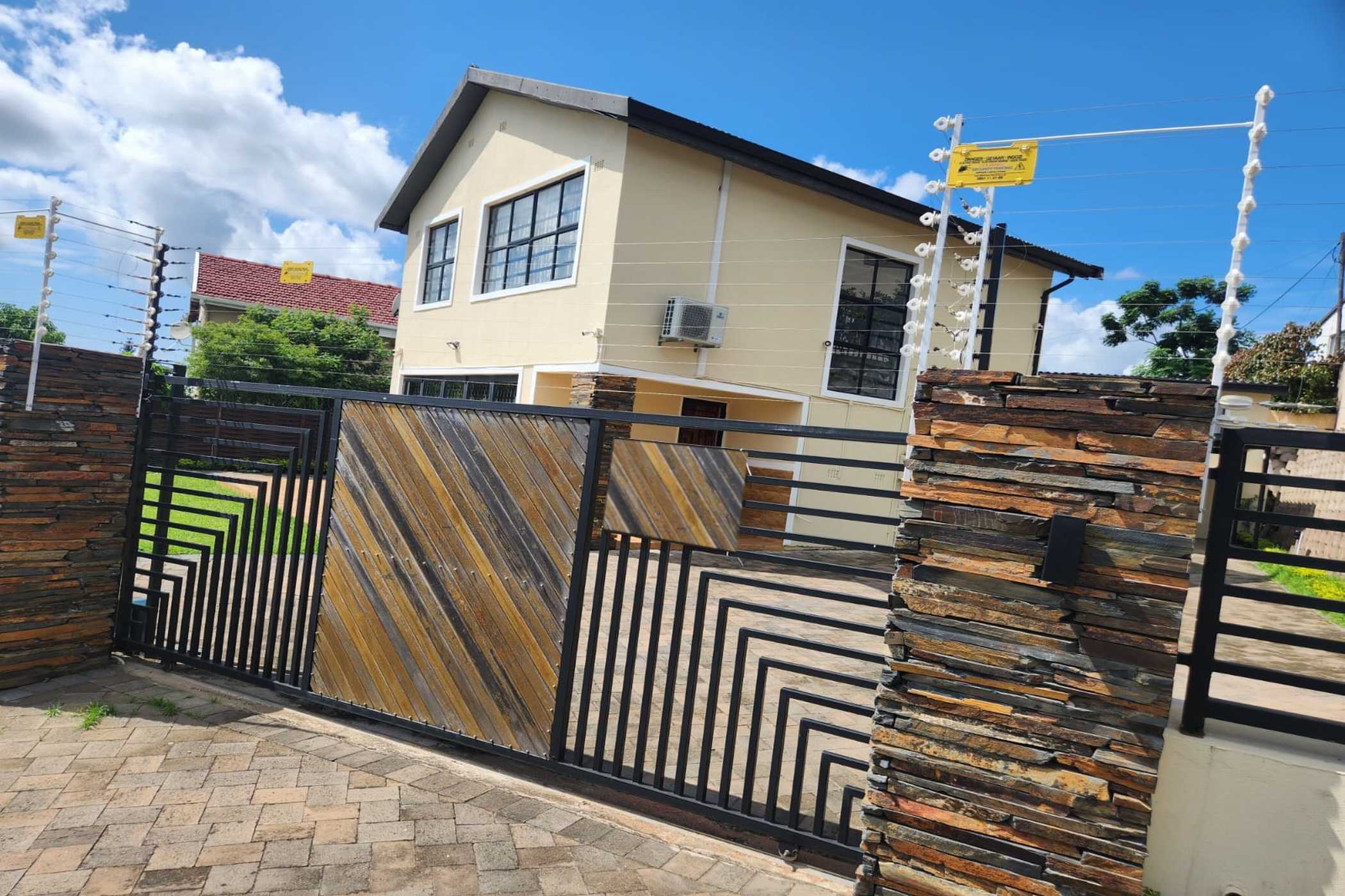 House for sale in Chatsworth, KwaZulu-Natal - 1WB1603456