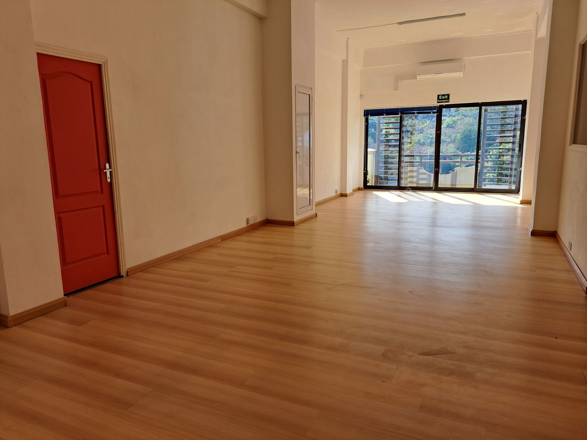 Commercial office to rent in Tamarin, Mauritius - MUR1601781