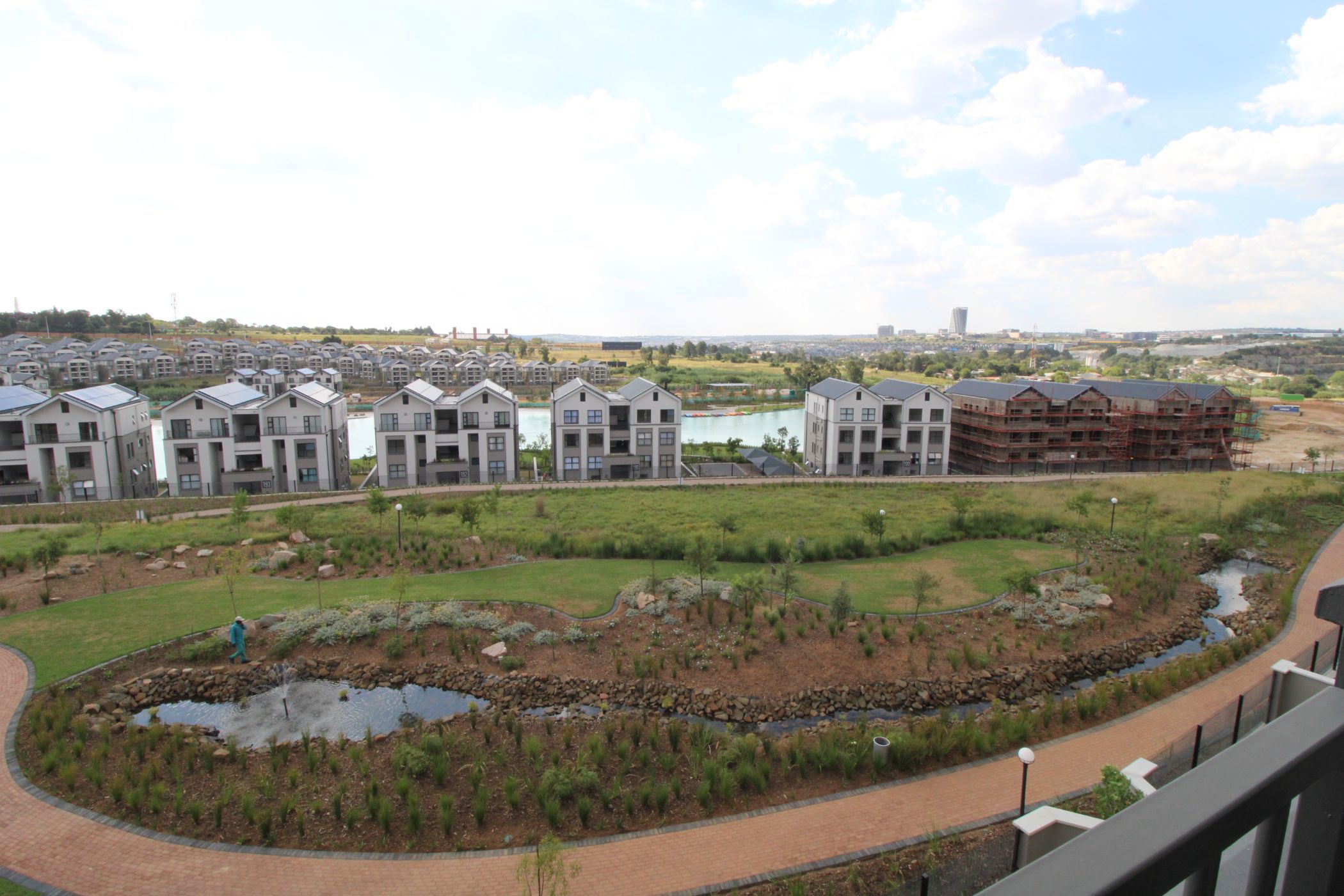 Apartment let in Waterfall, Midrand - MDL1698612