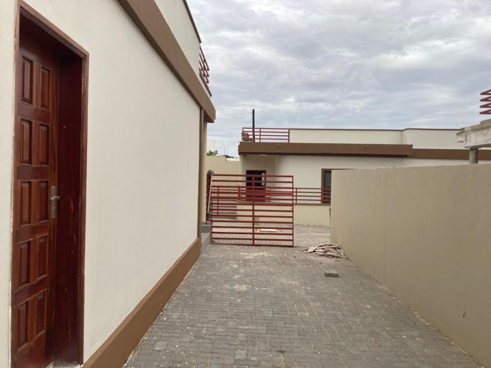 Security complex home to rent in Matola, Mozambique - 3MQ1602084