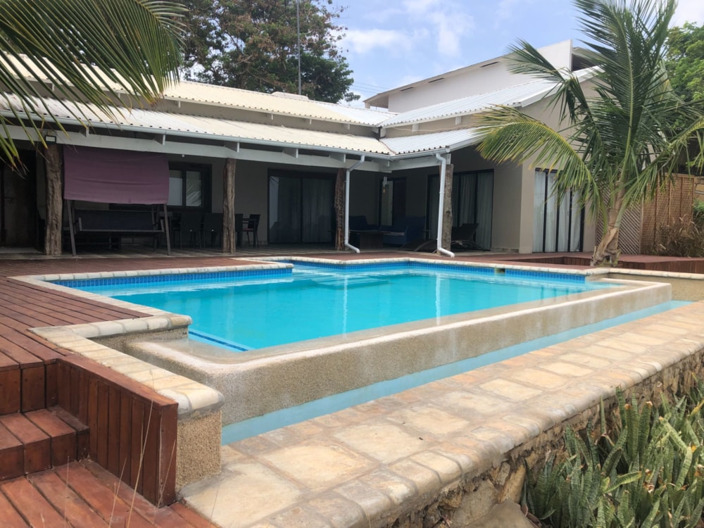 Beachfront villa for sale in Pemba, Cabo Delgado, Mozambique - 3MQ1602500