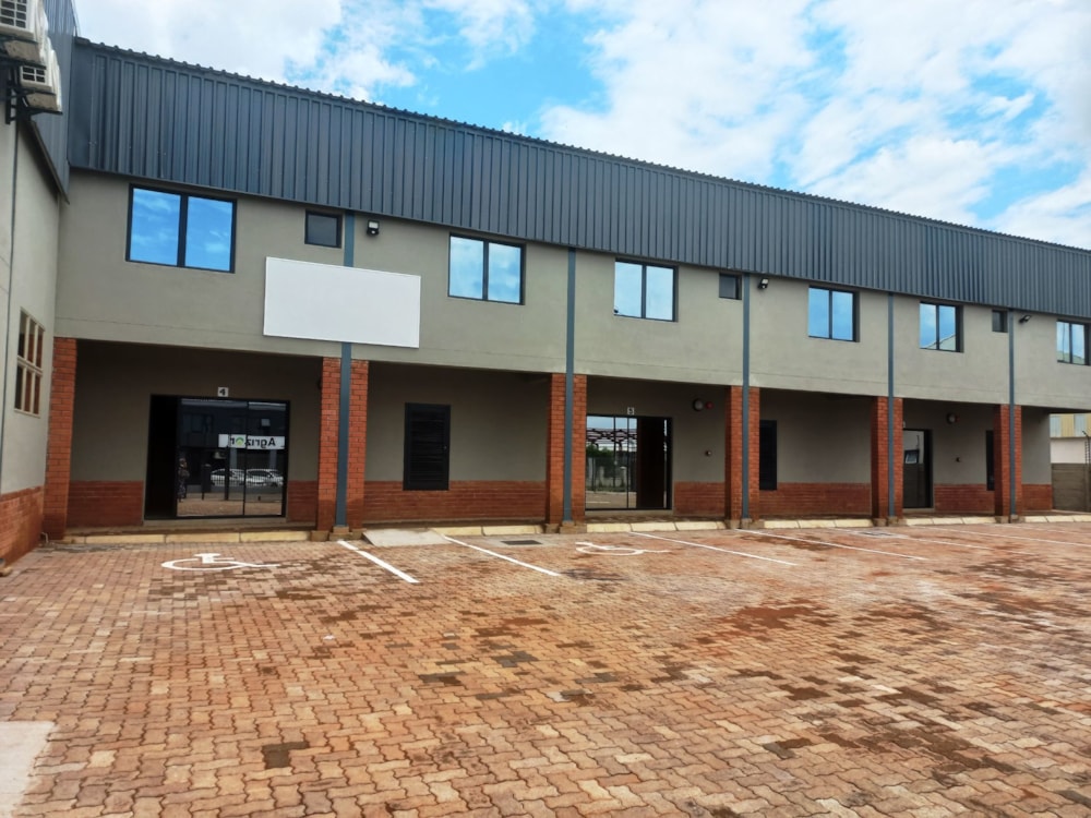 Commercial business let in Phakalane, Botswana - 3BO1700639