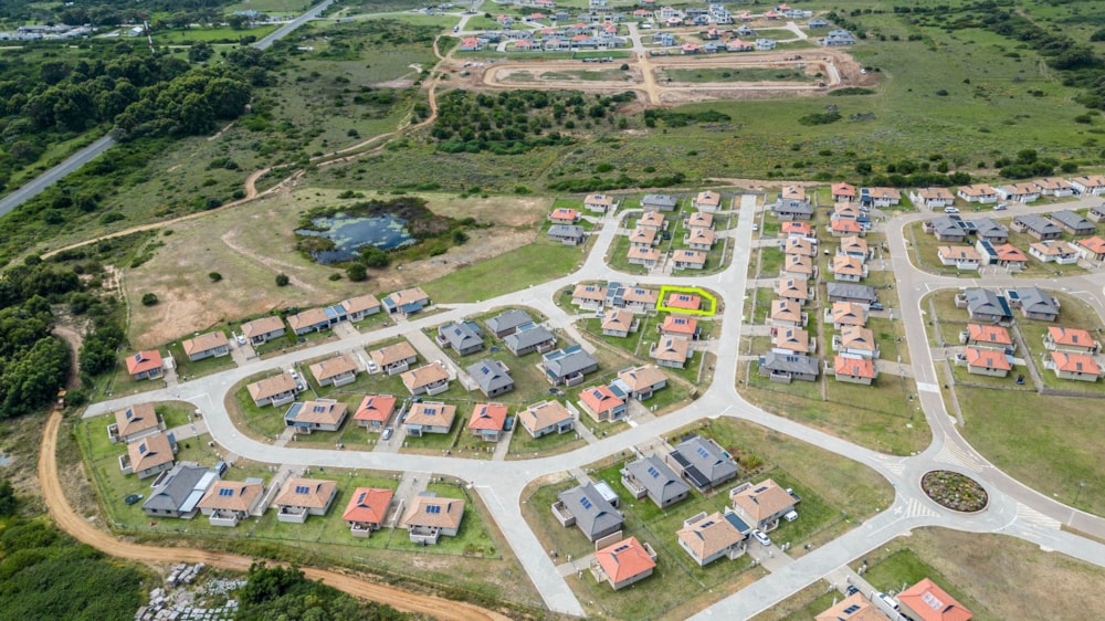 House for sale in Kidds Beach - 1ET1602833