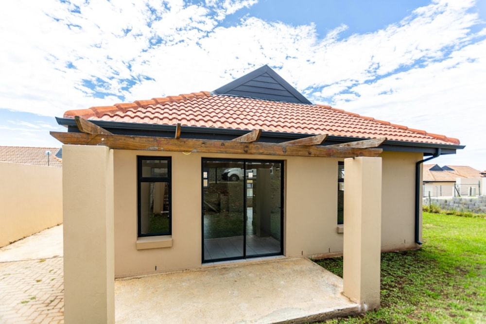 House for sale in Kidds Beach - 1ET1602833