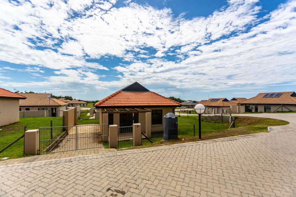 House for sale in Kidds Beach - 1ET1602833