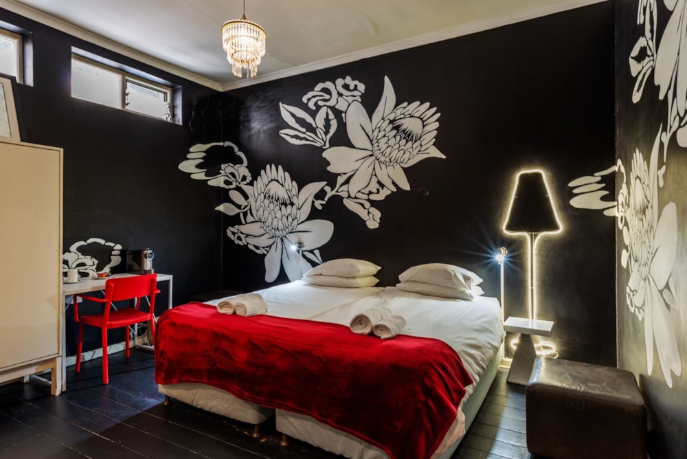 City hotel for sale in Cape Town Central - PGLAG1706089 City hotel for sale in Cape Town Central - PGLAG1706089