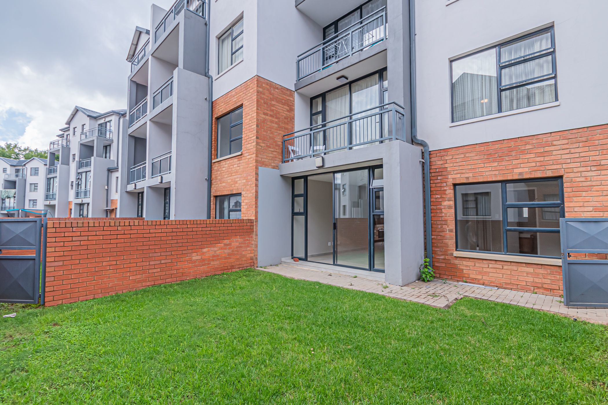 Apartment for sale in Lombardy Estate - PT1603407