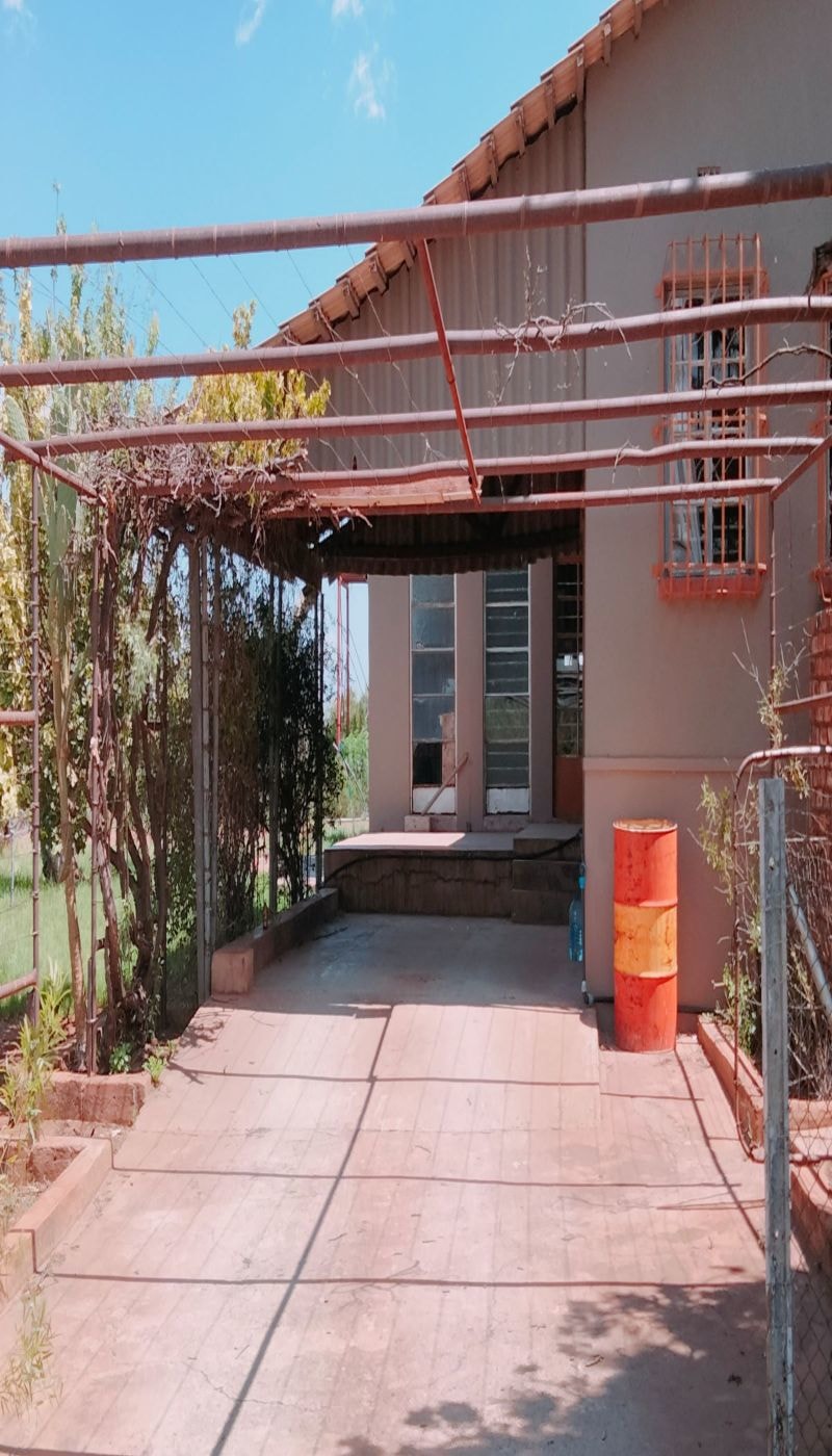 Aquaculture farm for sale in Postmasburg Farms - 1KJ1603663 Aquaculture farm for sale in Postmasburg Farms - 1KJ1603663