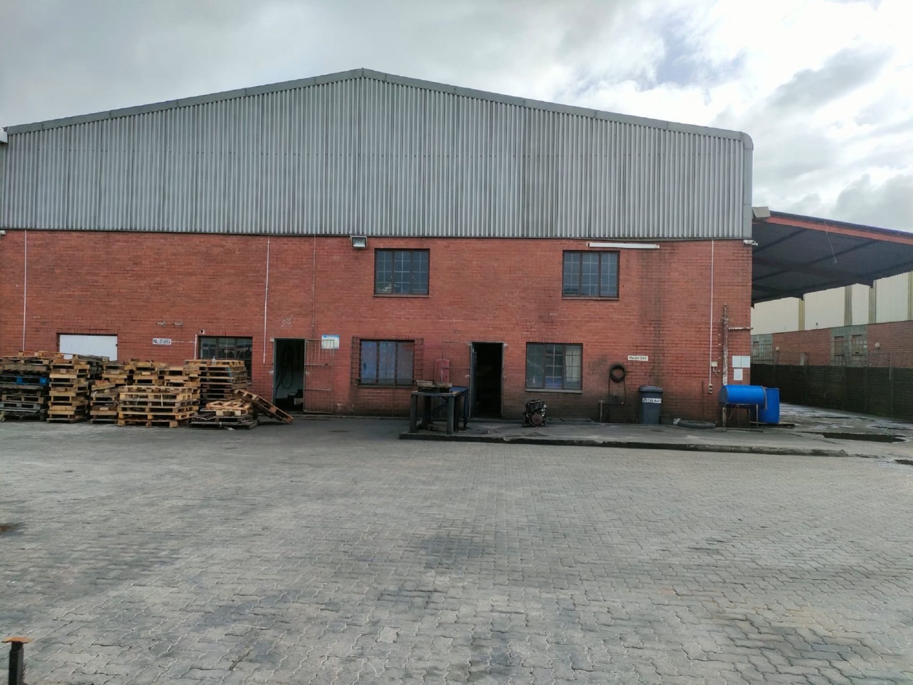 Commercial Building to rent in Alton - 1RY1738120