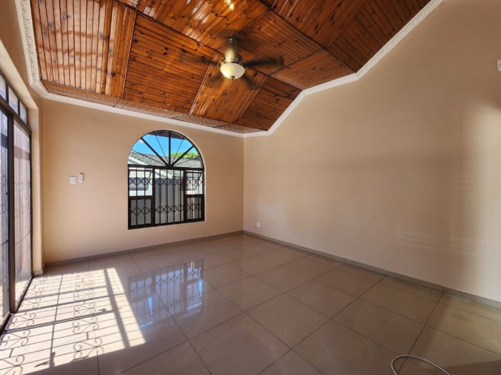 House for sale in Brackenham - 1RY1730162 House for sale in Brackenham - 1RY1730162