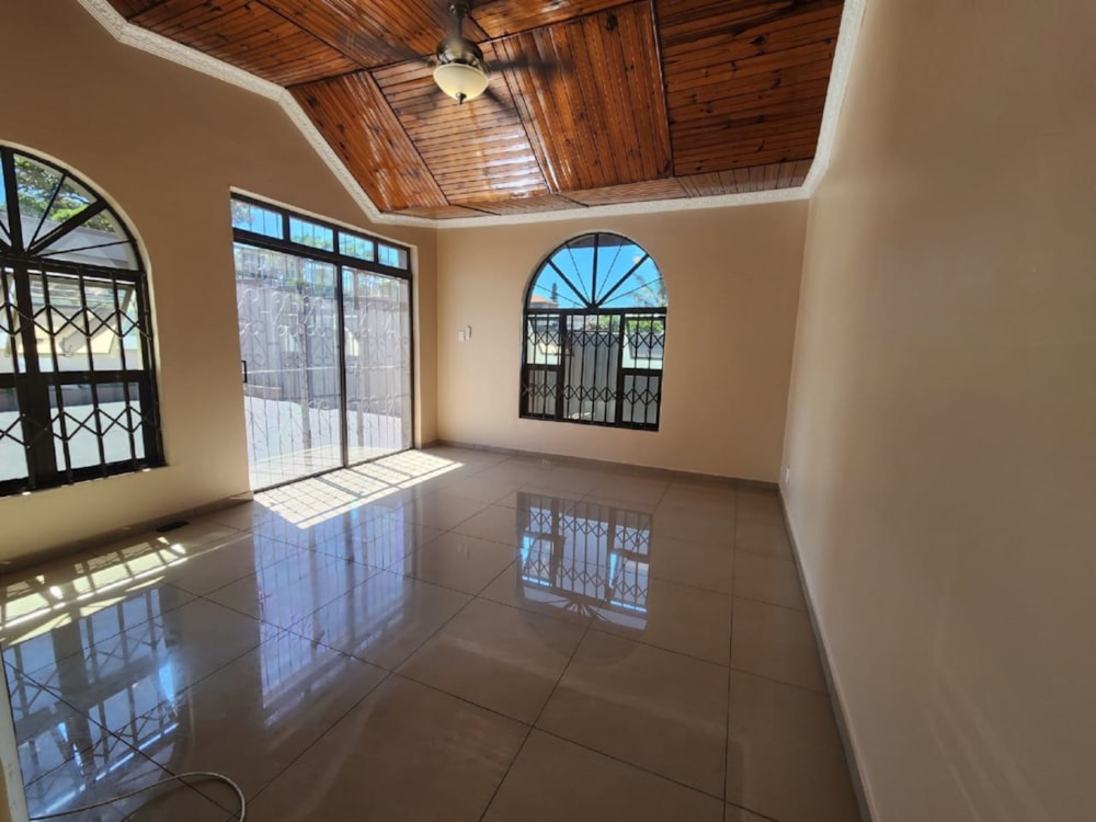 House for sale in Brackenham - 1RY1730162 House for sale in Brackenham - 1RY1730162