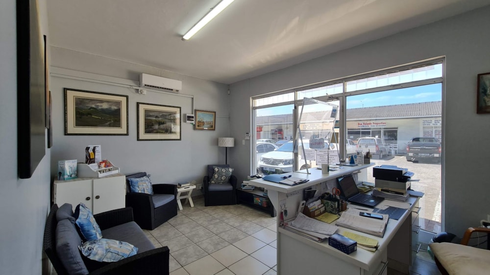 Commercial office for sale in Port Edward - 1PD1604674