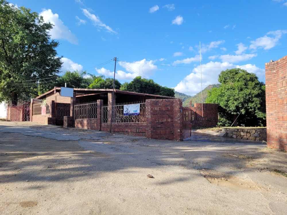 Commercial industrial property for sale in Kariba, Zimbabwe - 3ZB1604872 Commercial industrial property for sale in Kariba, Zimbabwe - 3ZB1604872
