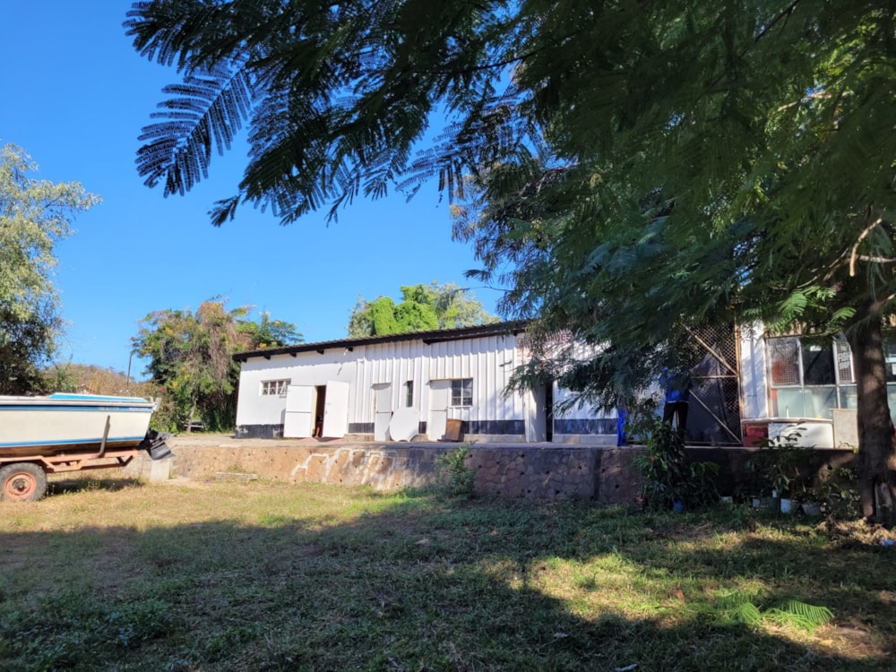 Commercial industrial property for sale in Kariba, Zimbabwe - 3ZB1604872 Commercial industrial property for sale in Kariba, Zimbabwe - 3ZB1604872