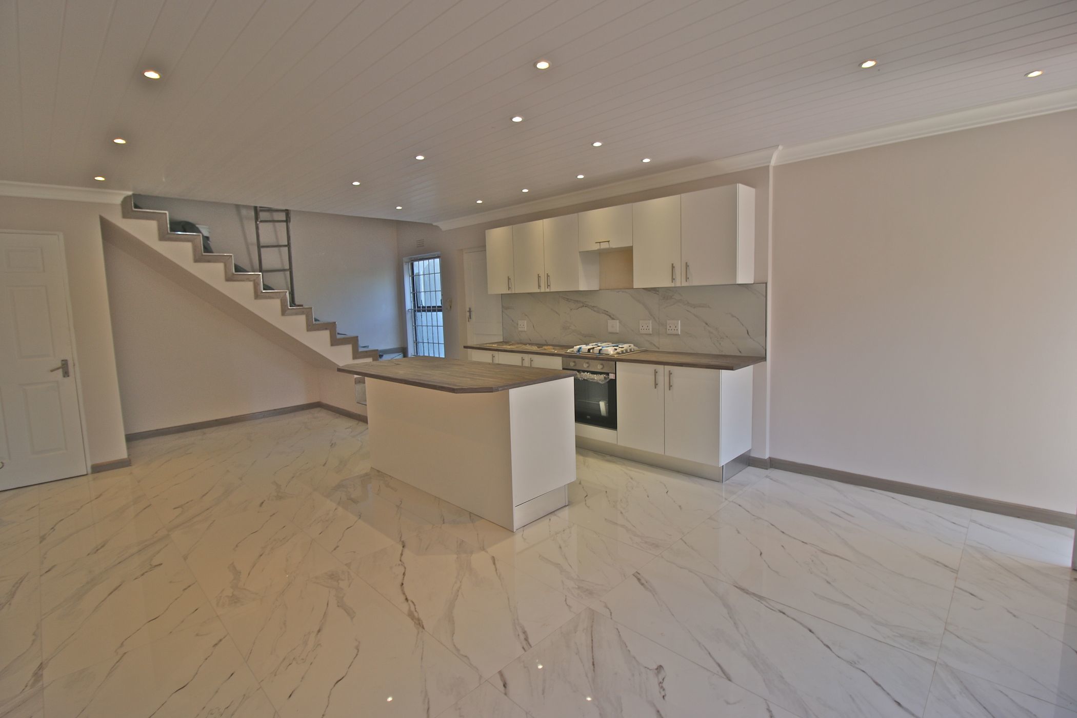 House let in Panorama, Parow - 1PLA1718485