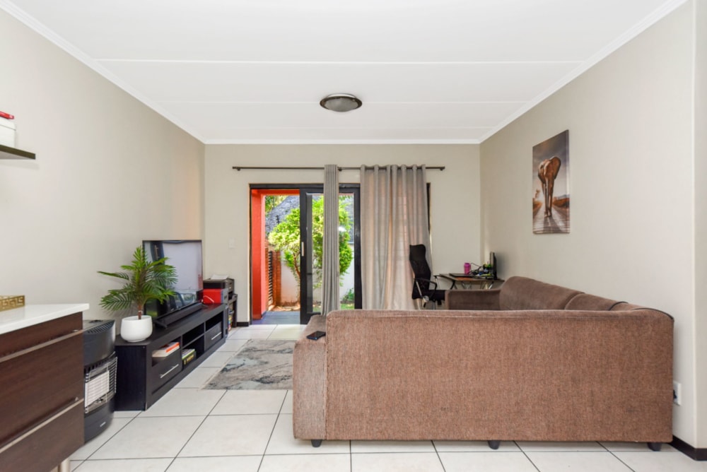 Garden apartment let in Douglasdale - FYL1681036 Garden apartment let in Douglasdale - FYL1681036