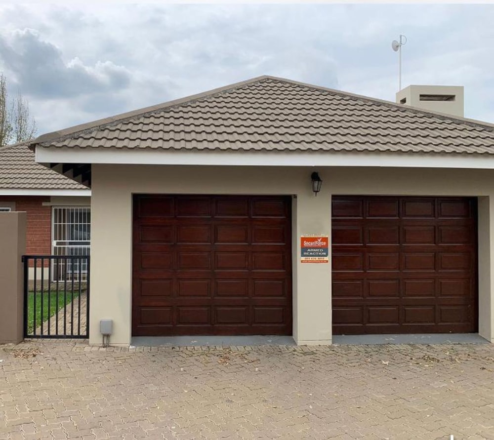 Security complex home let in Lilyvale - 1BX1677399 Security complex home let in Lilyvale - 1BX1677399