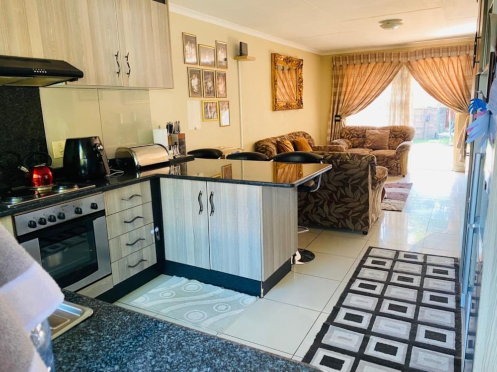 Townhouse to rent in Liefde en Vrede - 1GV1739936 Townhouse to rent in Liefde en Vrede - 1GV1739936