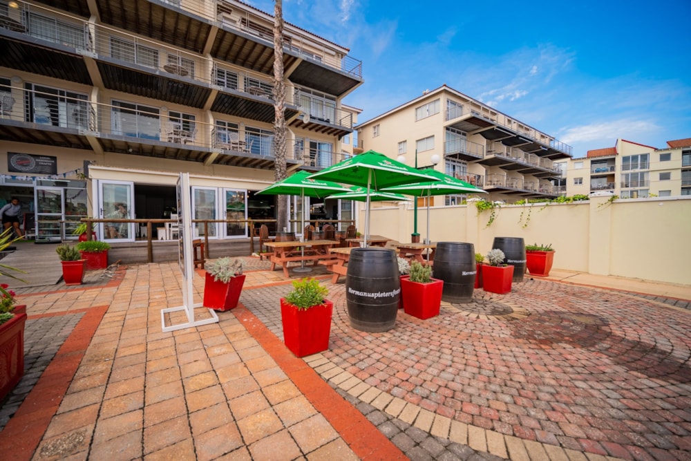 Commercial Building for sale in Port St Francis - 1SA1684384 Commercial Building for sale in Port St Francis - 1SA1684384