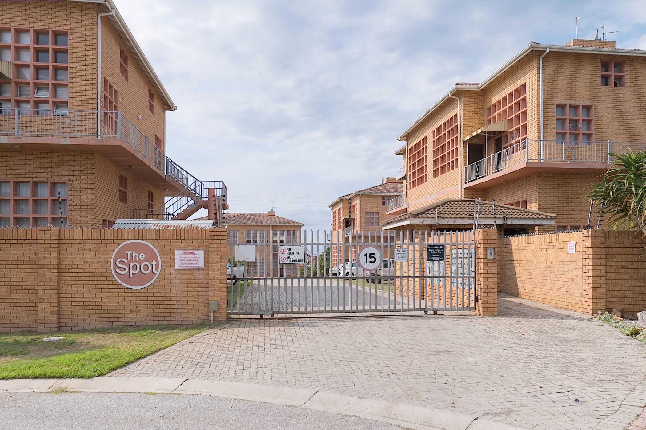 Apartment to rent in Bluewater Bay, Port Elizabeth, Gqeberha - 1PLZ1748032