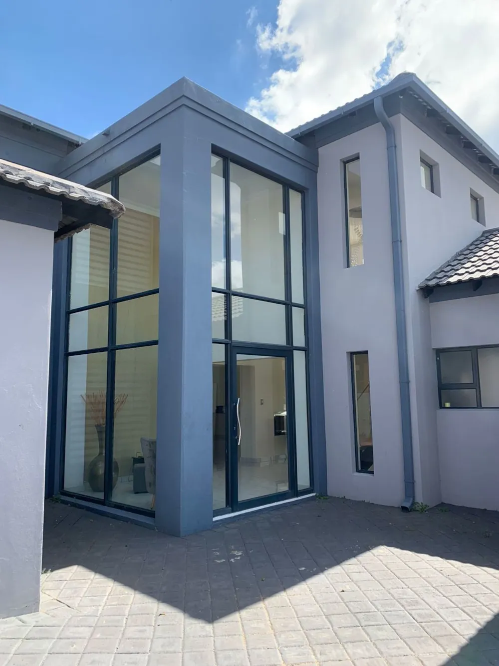 Double-storey house for sale in Shellyvale - 1BX1608764 Double-storey house for sale in Shellyvale - 1BX1608764