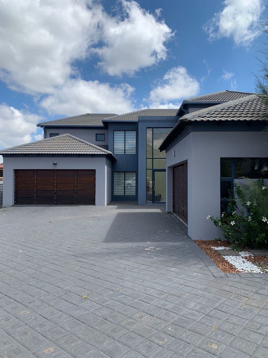 Double-storey house for sale in Shellyvale - 1BX1608764