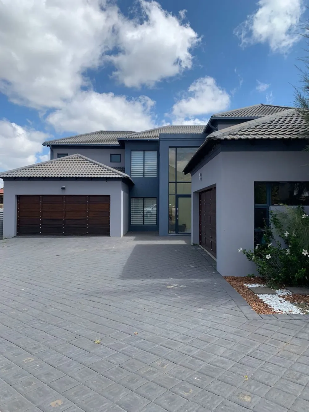 Double-storey house for sale in Shellyvale - 1BX1608764 Double-storey house for sale in Shellyvale - 1BX1608764
