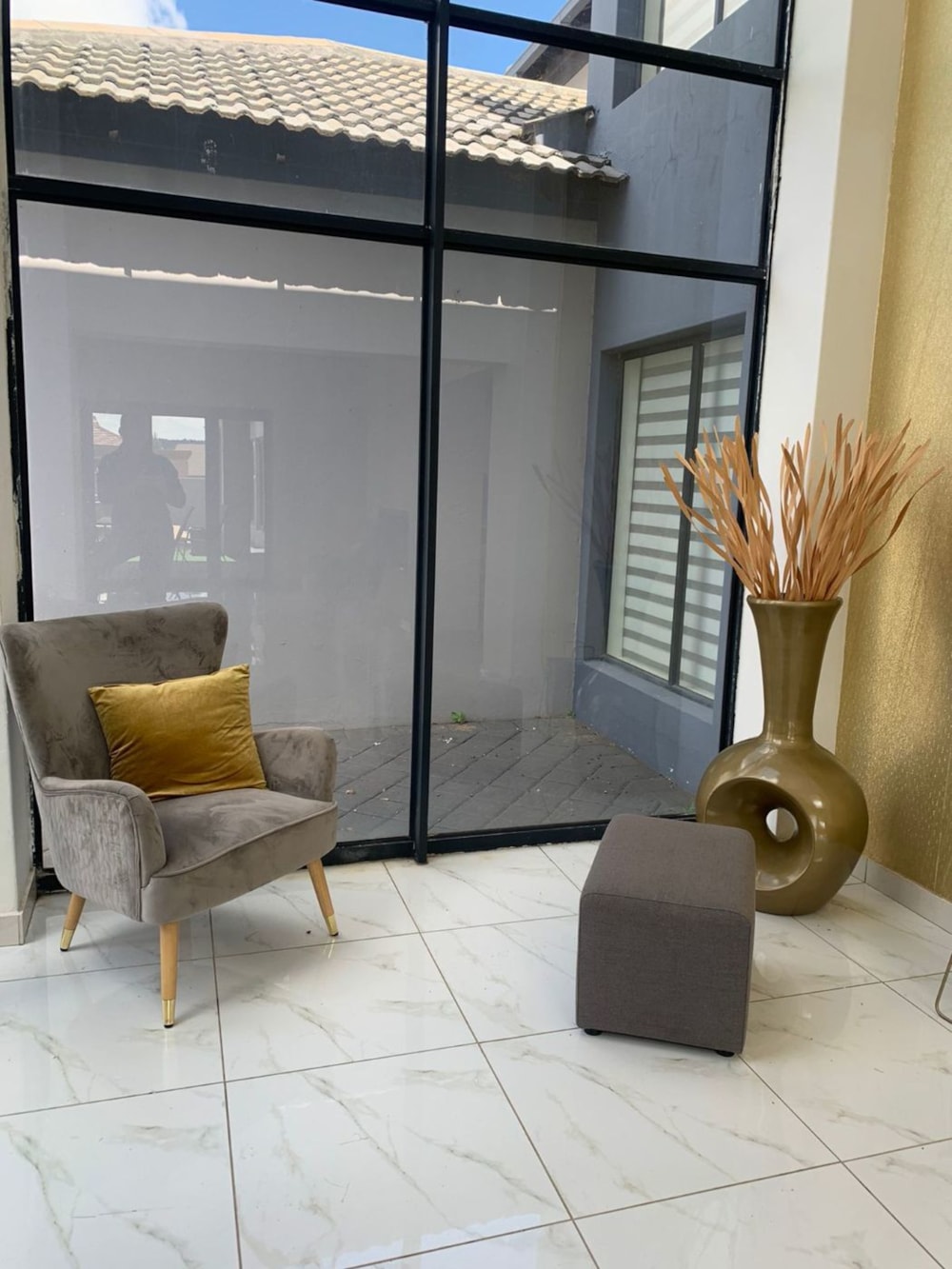 Double-storey house for sale in Shellyvale - 1BX1608764