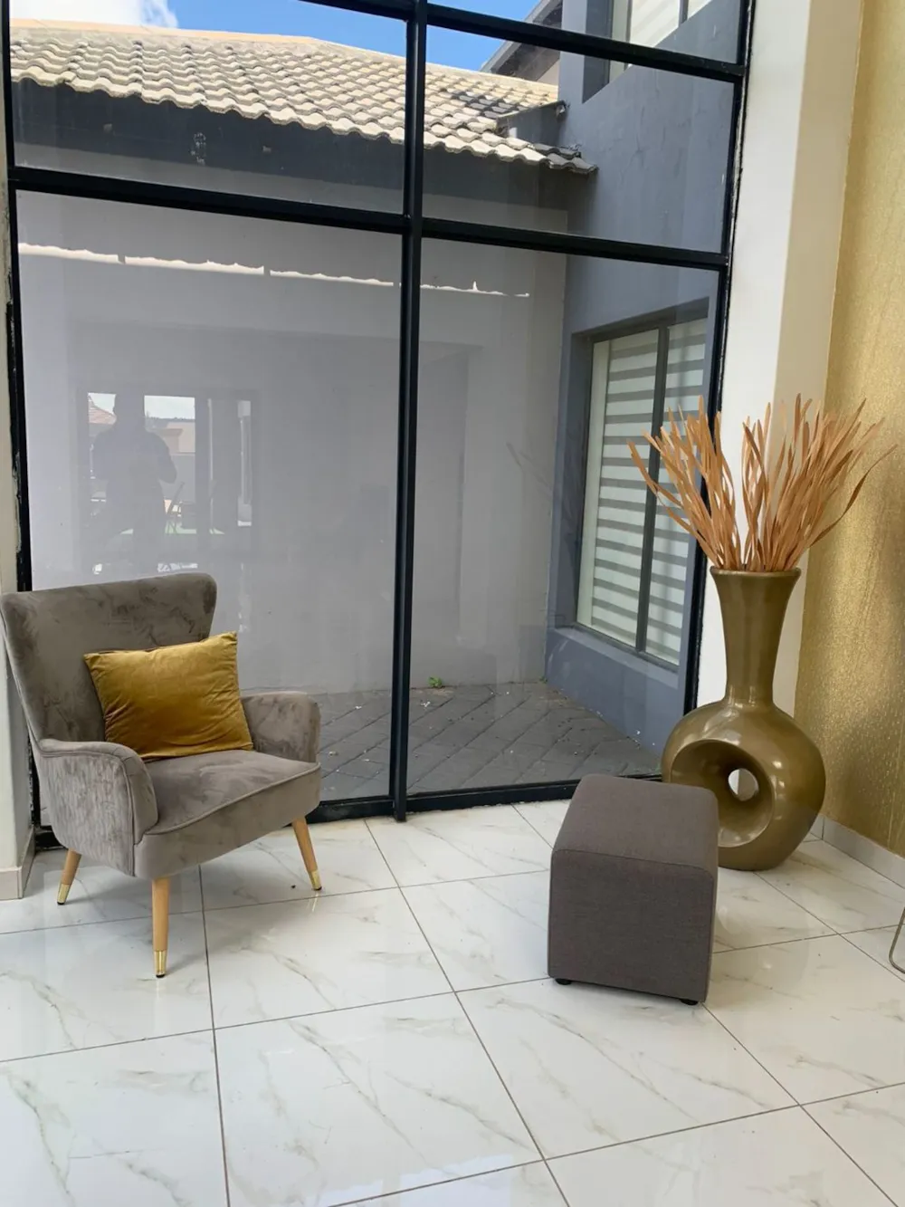 Double-storey house for sale in Shellyvale - 1BX1608764 Double-storey house for sale in Shellyvale - 1BX1608764