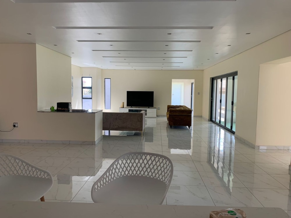 Double-storey house for sale in Shellyvale - 1BX1608764