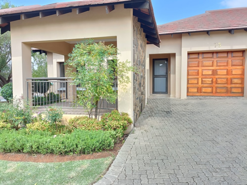 Townhouse let in Woodland Hills - 1BX1706237 Townhouse let in Woodland Hills - 1BX1706237