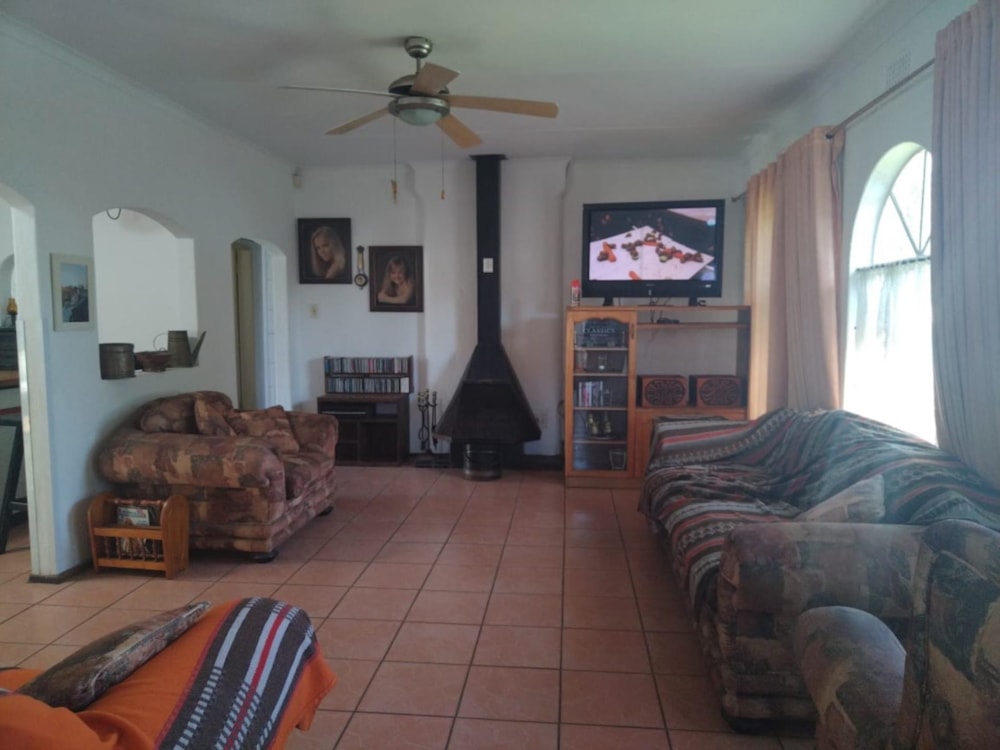 House for sale in Brackendowns - 1AB1607069