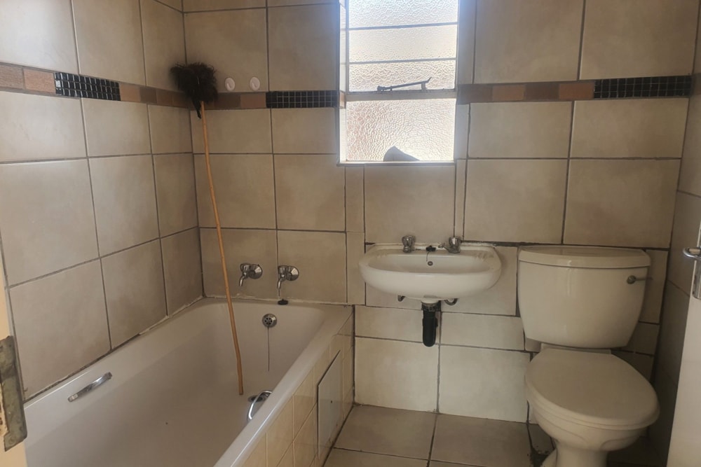 House let in Roodepan - 1KJ1679864 House let in Roodepan - 1KJ1679864