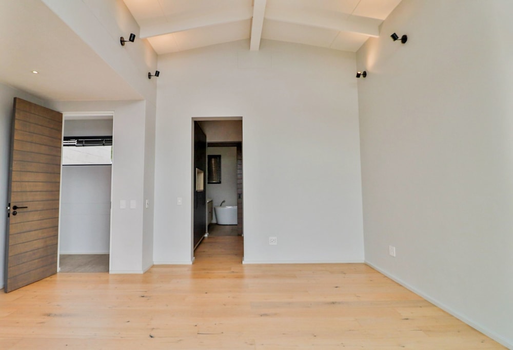 Double-storey house for sale in The Rest - 1NS1605553 Double-storey house for sale in The Rest - 1NS1605553