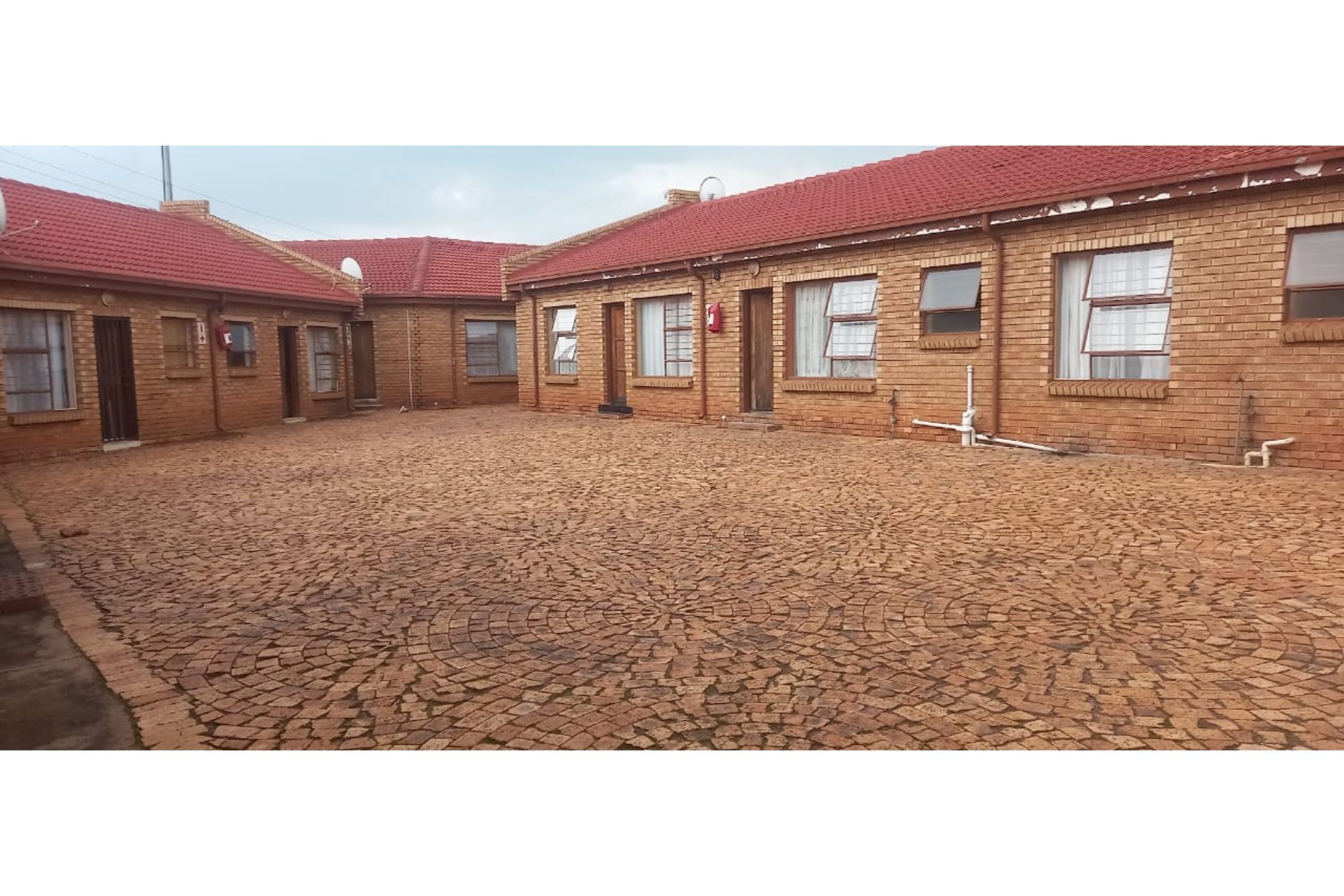 Apartment for sale in Vosloorus - BOK1606092