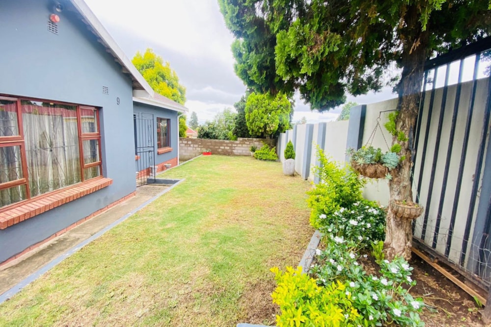 House let in Southernwood, Mthatha - 1MH1688556 House let in Southernwood, Mthatha - 1MH1688556
