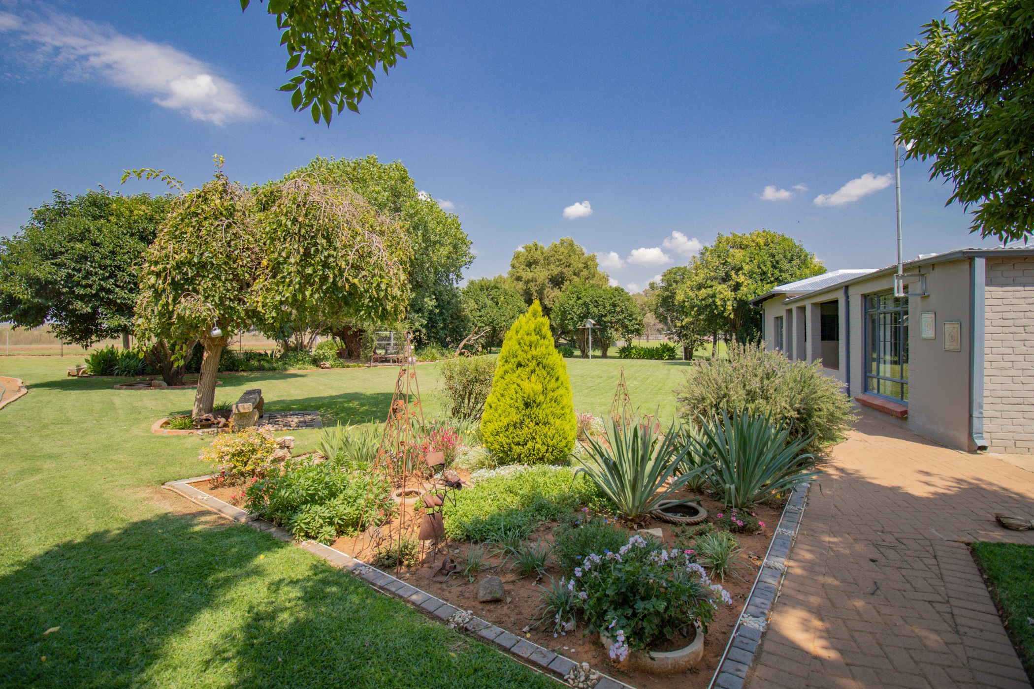 Smallholding sold in Bains Vlei - 1BX1645989