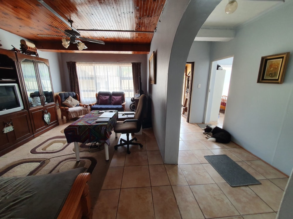 Double-storey house for sale in Glenmore Beach - 1PD1610636 Double-storey house for sale in Glenmore Beach - 1PD1610636