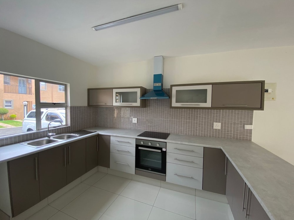 Security complex home let in Morningside, Durban - 1DA1694327 Security complex home let in Morningside, Durban - 1DA1694327